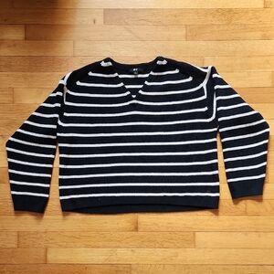 Uniqlo Sweater Size L